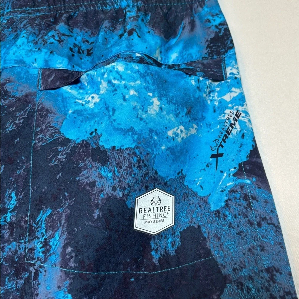 NWT REALTREE OHANA Men's Blue Patterned Swim Shorts Sz Small
